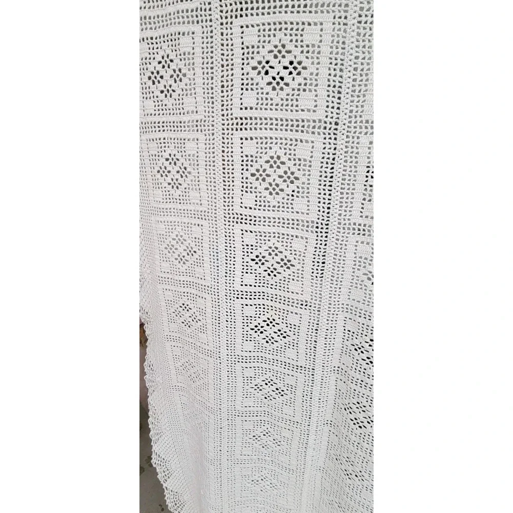 Vintage Handmade Filet Crochet Bedspread Tablecloth 64x80 White Cotton Lace